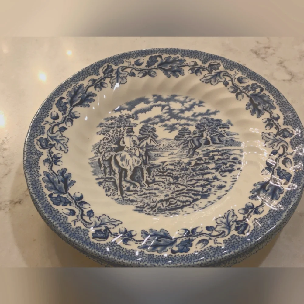 Set of 4 Royal Wessex Blue Horses and Men's Plates. Size 8